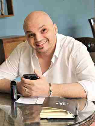 من هو أحمد البريكي ويكيبيديا، كم عمره، زوجته، السيرة الذاتية